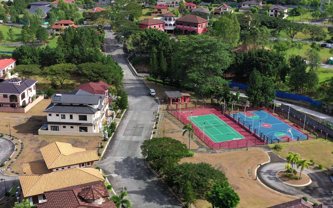 1,143 SQM Lot for Sale in Portofino South, Poblacion, Muntinlupa, Metro Manila – photo 4