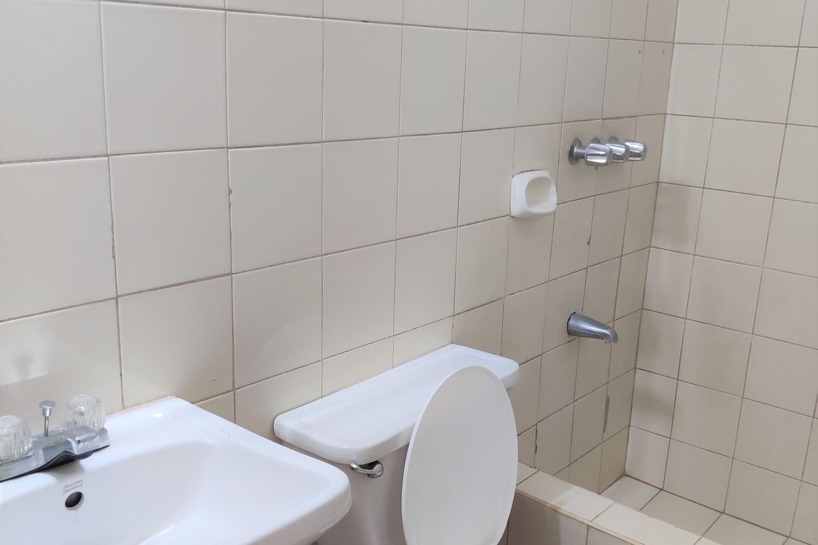 1 Bedroom Apartment for Rent in Barangay 38, Pasay, Metro Manila near LRT-1 Gil Puyat photo 5