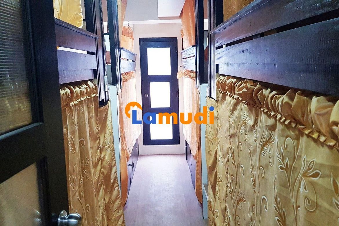 1 Bedroom Apartment for Rent in Barangay 40, Pasay, Metro Manila near LRT-1 Gil Puyat