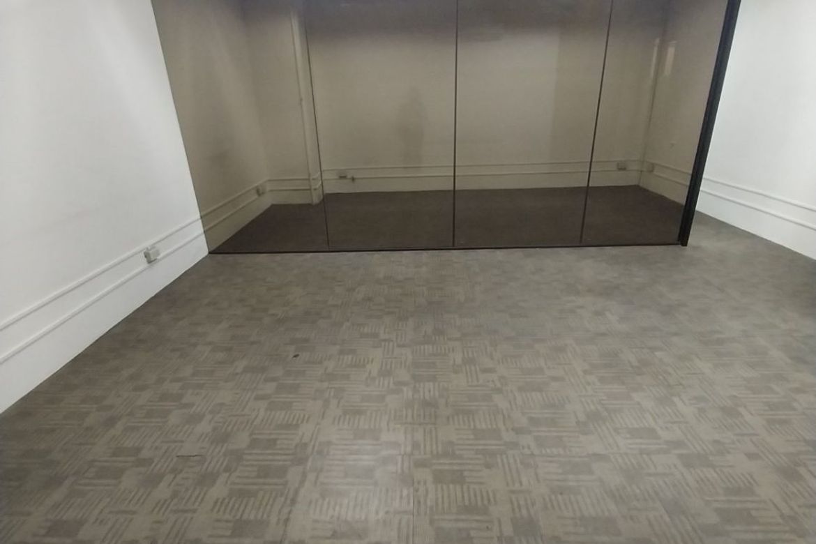 1 Bedroom Commercial for Rent in Malate, Manila, Metro Manila near LRT-1 Vito Cruz photo 4