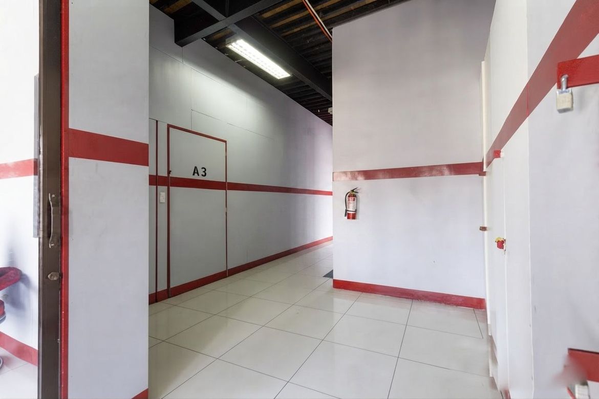 1 Bedroom Commercial for Sale in Guadalupe Viejo, Makati City near MRT-3 Guadalupe – photo 5
