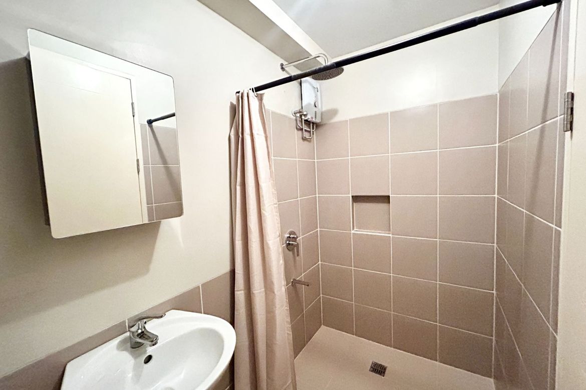 1 Bedroom Condo for Rent in Cameron Residences, Mariblo, Quezon City, Metro Manila photo 8