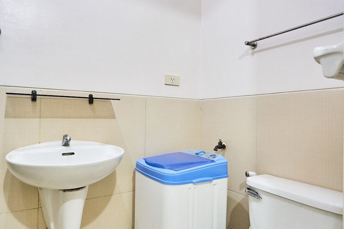 1 Bedroom Condo for Rent in Field Residences, San Dionisio, Parañaque, Metro Manila photo 6