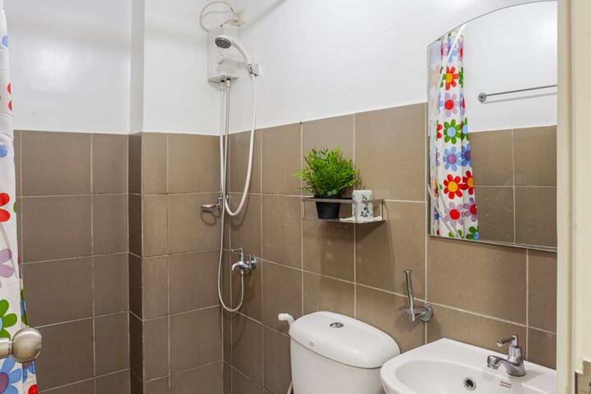 1 Bedroom Condo for Rent in HQ Laureano di Trevi Tower, Pio Del Pilar, Makati, Metro Manila near MRT-3 Magallanes photo 6