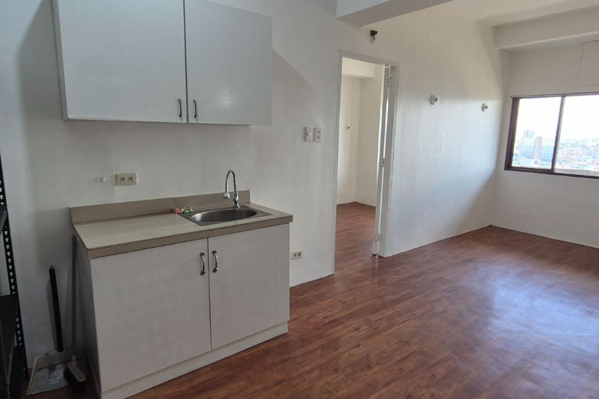 1 Bedroom Condo for Rent in Malate, Manila, Metro Manila near LRT-1 Vito Cruz photo 2