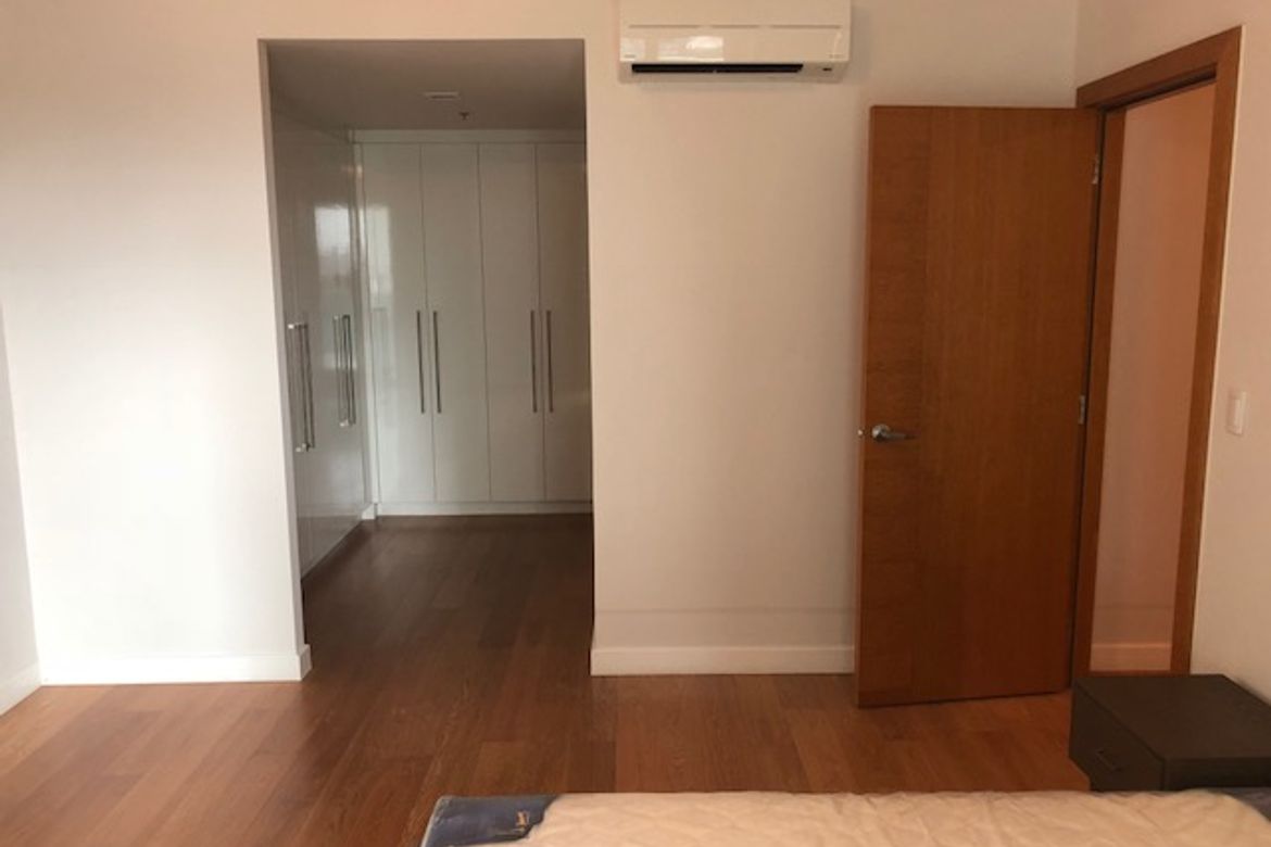 1 Bedroom Condo for Rent in Park Terraces, San Lorenzo, Makati, Metro Manila near MRT-3 Ayala photo 2