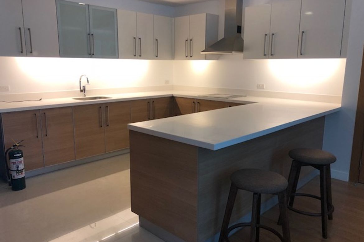 1 Bedroom Condo for Rent in Park Terraces, San Lorenzo, Makati, Metro Manila near MRT-3 Ayala photo 6