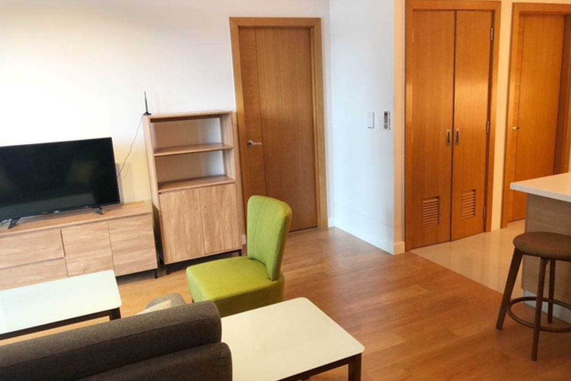 1 Bedroom Condo for Rent in Park Terraces, San Lorenzo, Makati, Metro Manila near MRT-3 Ayala photo 8