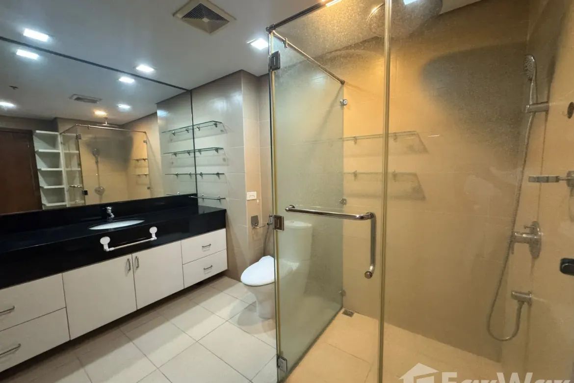 1 Bedroom Condo for Rent in Park Terraces, San Lorenzo, Makati, Metro Manila near MRT-3 Ayala photo 7