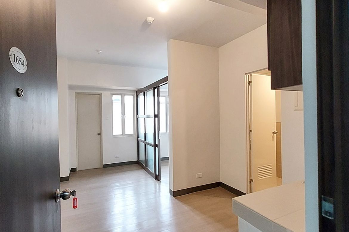 1 Bedroom Condo for Rent in Pioneer Heights 1, Highway Hills, Mandaluyong, Metro Manila near MRT-3 Boni