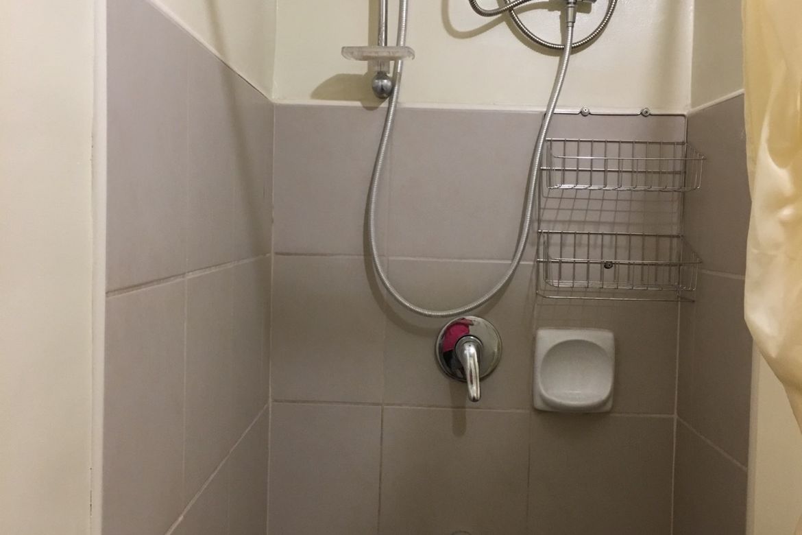 1 Bedroom Condo for Rent in Project 6, Quezon City, Metro Manila near MRT-3 North Avenue photo 6