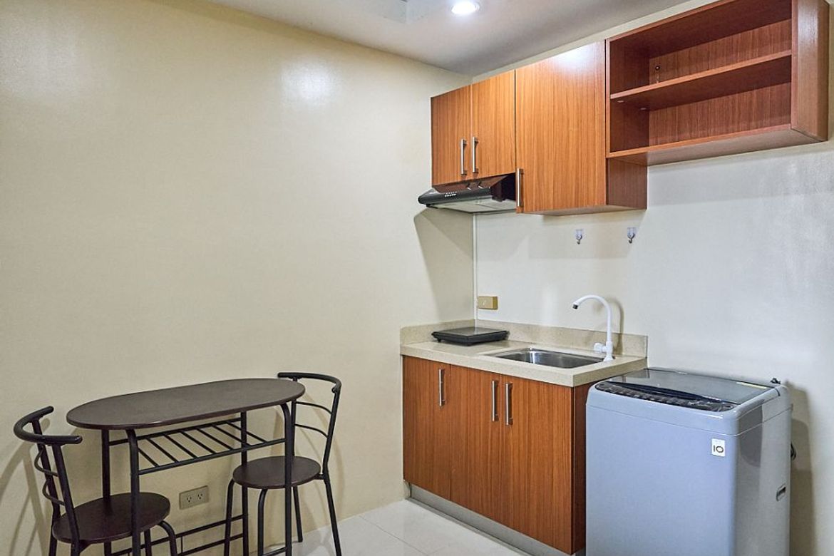1 Bedroom Condo for Rent in Tambo, Parañaque, Metro Manila photo 4