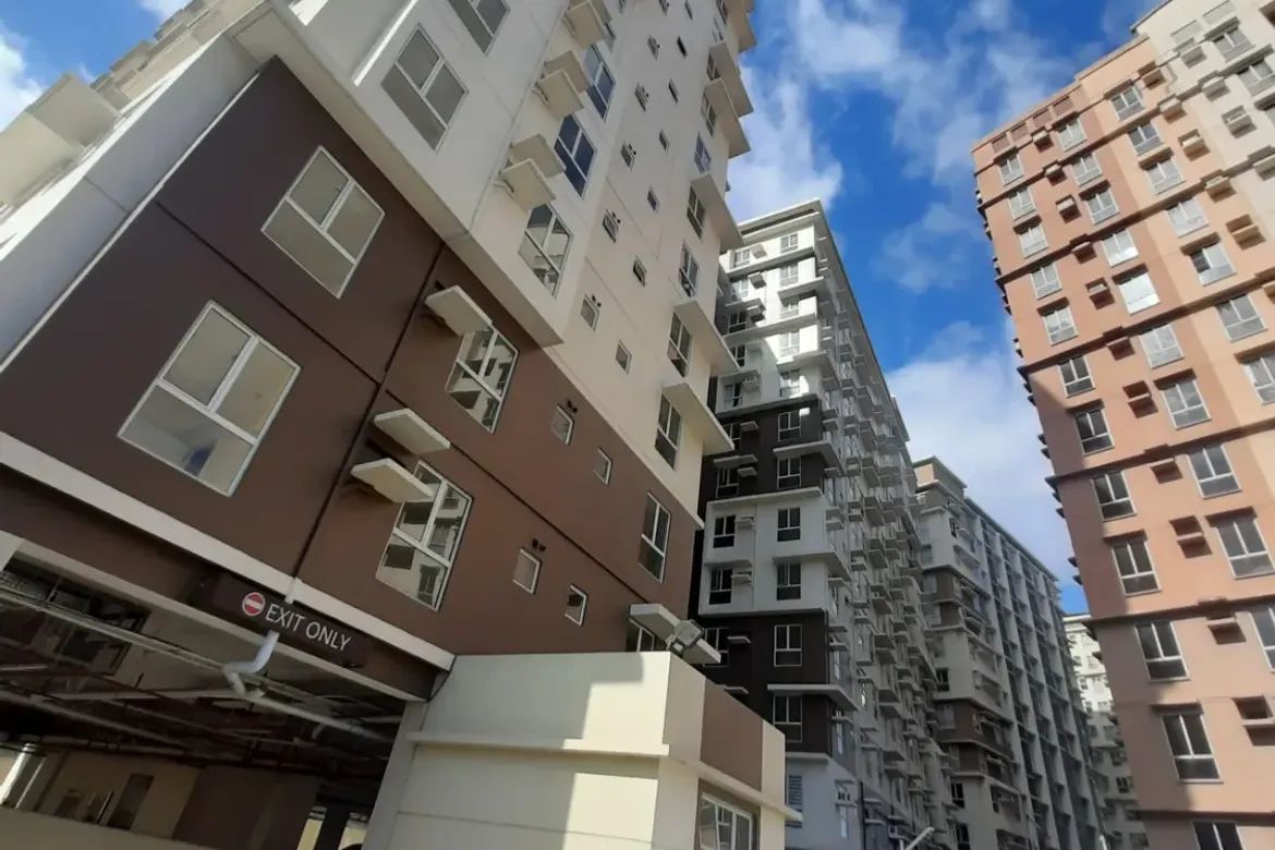 1 Bedroom Condo for Sale in Avida Towers Sucat, Barangay 76, Pasay, Metro Manila near LRT-1 EDSA