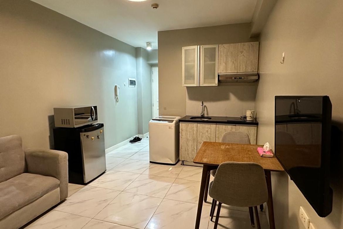 1 Bedroom Condo for Sale in Baclaran, Parañaque, Metro Manila near LRT-1 EDSA – photo 2