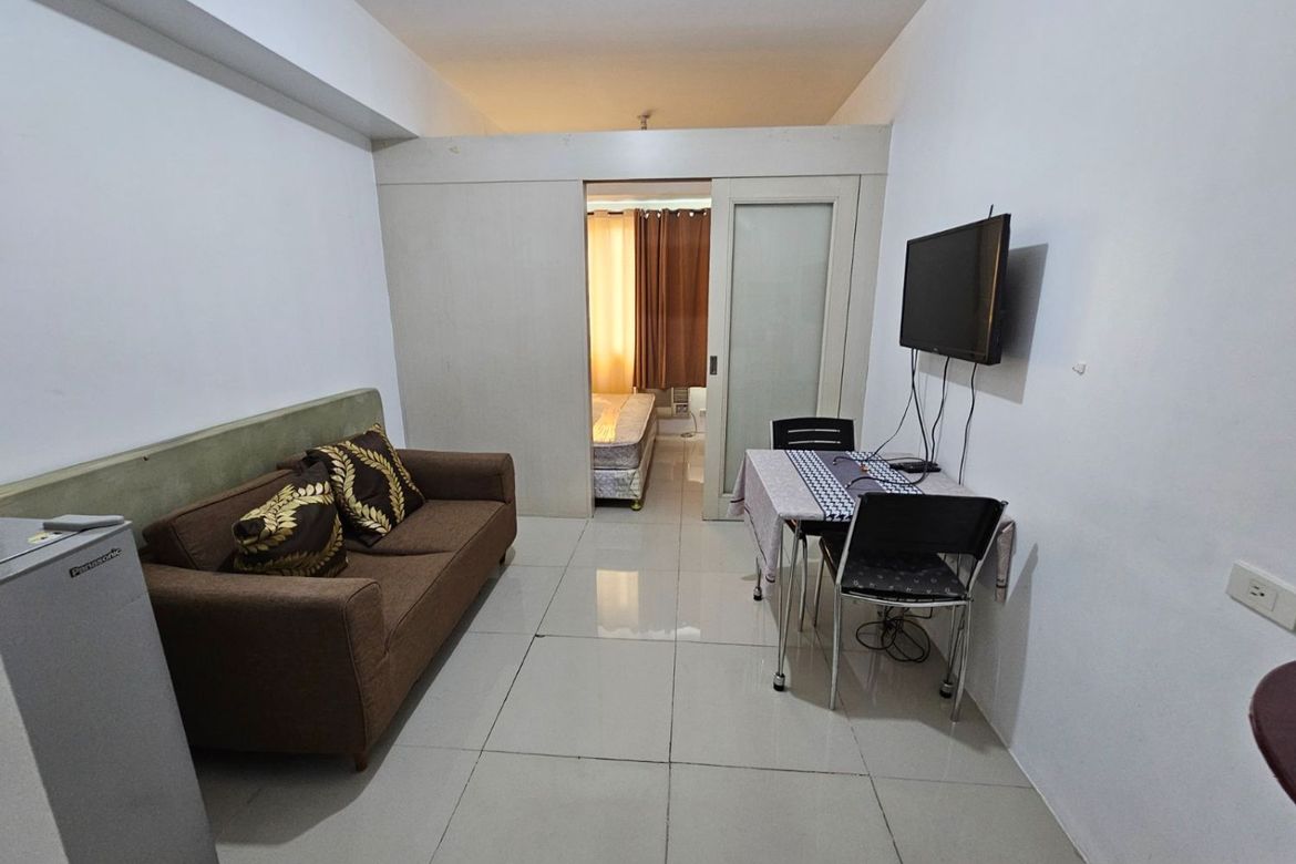 1 Bedroom Condo for Sale in Barangay 76, Pasay, Metro Manila near LRT-1 EDSA – photo 2