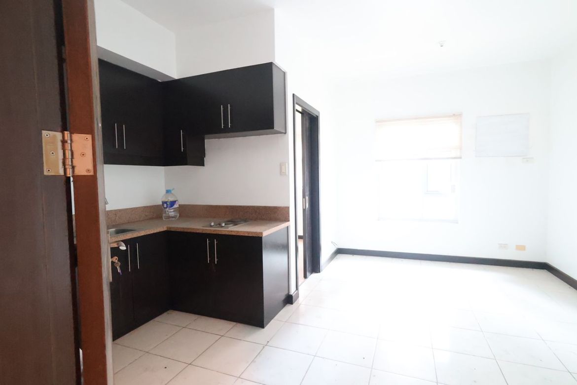1 Bedroom Condo for Sale in Barangka Ilaya, Mandaluyong, Metro Manila near MRT-3 Boni – photo 4