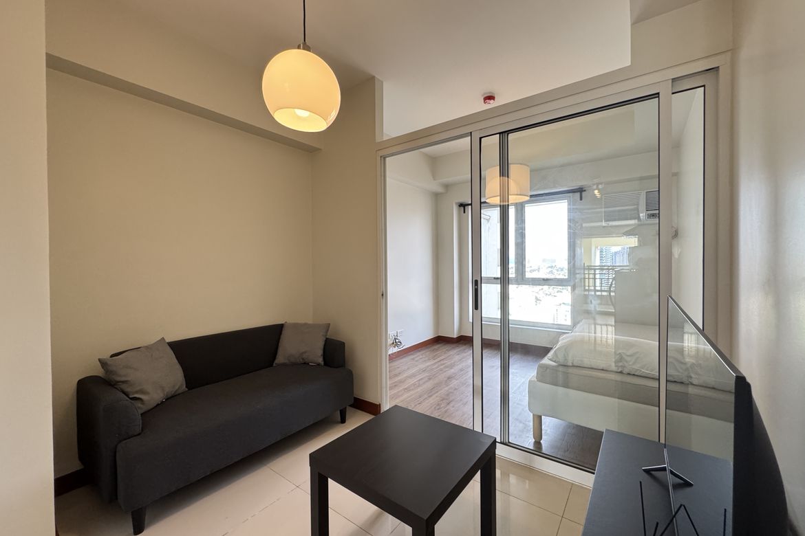 1 Bedroom Condo for Sale in Brio Tower, Guadalupe Viejo, Makati, Metro Manila near MRT-3 Guadalupe