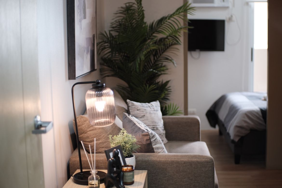 1 Bedroom Condo for Sale in Laureano di Trevi Tower, Pio Del Pilar, Makati City near MRT-3 Magallanes