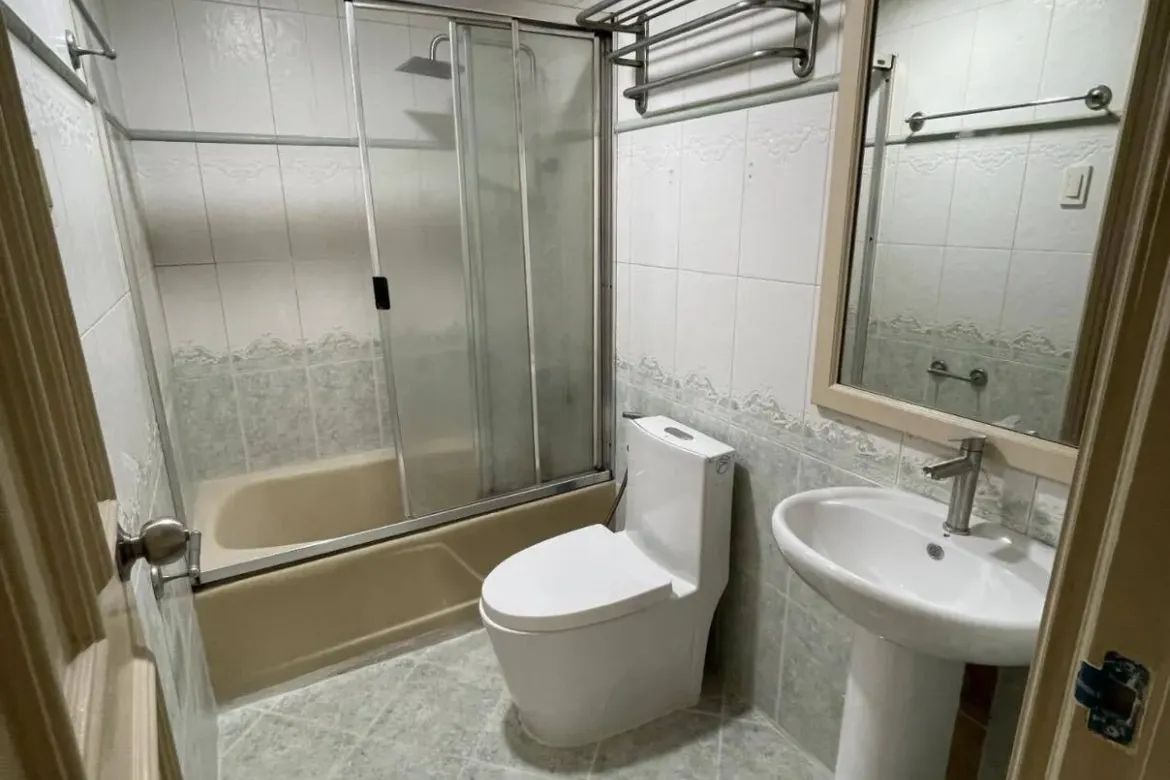 1 Bedroom Condo for Sale in Malate, Manila, Metro Manila near LRT-1 Vito Cruz – photo 2