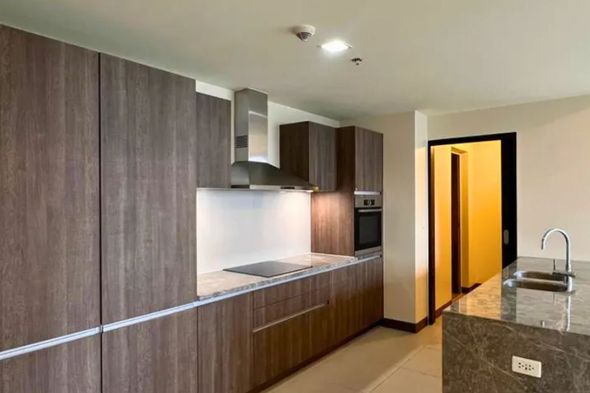 1 Bedroom Condo for Sale in One Shangri-La Place, Wack-Wack Greenhills, Mandaluyong, Metro Manila near MRT-3 Shaw Boulevard – photo 4