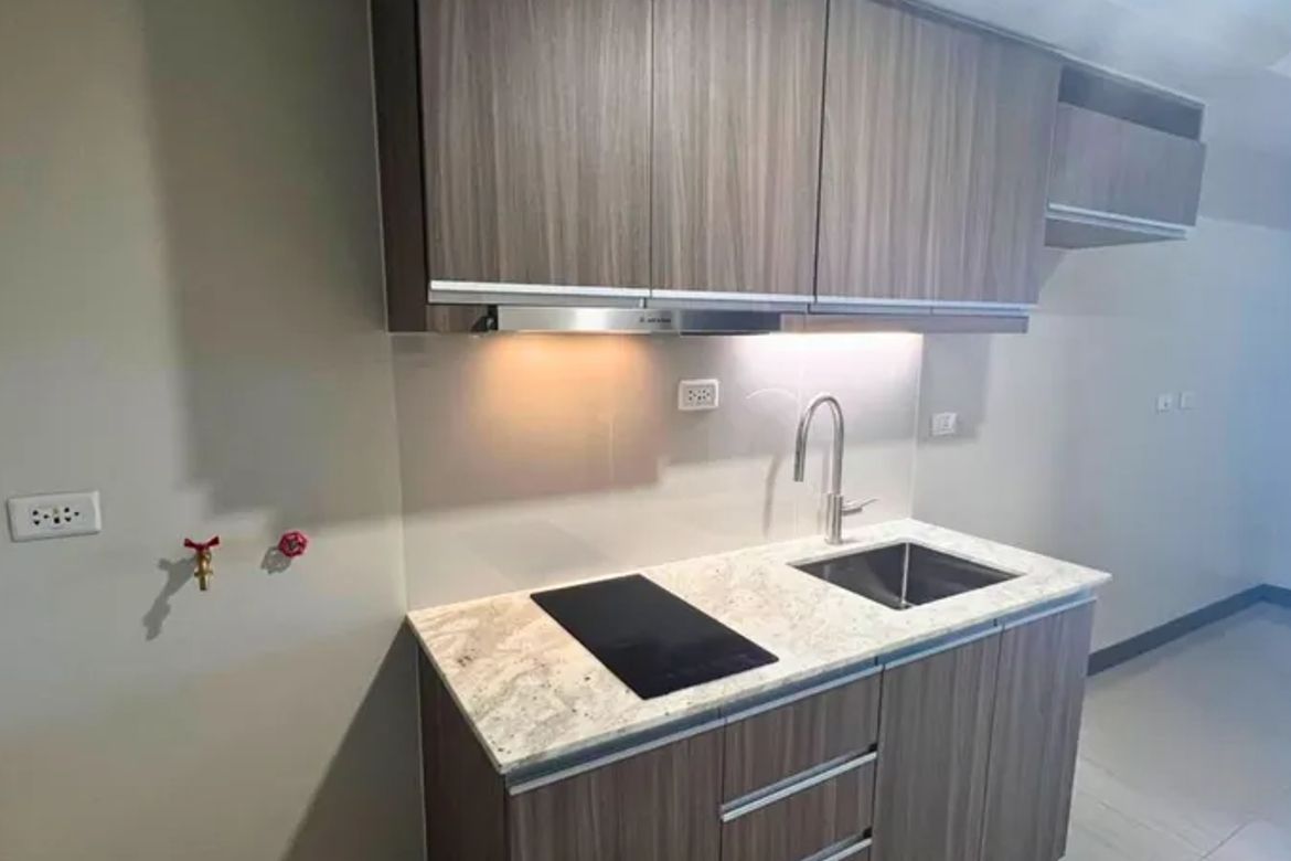 1 Bedroom Condo for Sale in One Shangri-La Place, Wack-Wack Greenhills, Mandaluyong, Metro Manila near MRT-3 Shaw Boulevard – photo 3