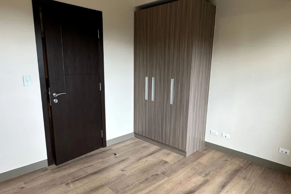 1 Bedroom Condo for Sale in One Shangri-La Place, Wack-Wack Greenhills, Mandaluyong, Metro Manila near MRT-3 Shaw Boulevard – photo 5