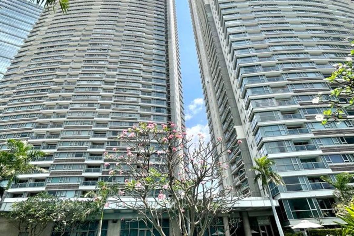 1 Bedroom Condo for Sale in One Shangri-La Place, Wack-Wack Greenhills, Mandaluyong, Metro Manila near MRT-3 Shaw Boulevard