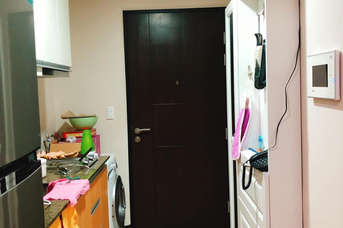 1 Bedroom Condo for Sale in Paseo Heights, Urdaneta, Makati City near MRT-3 Ayala – photo 2