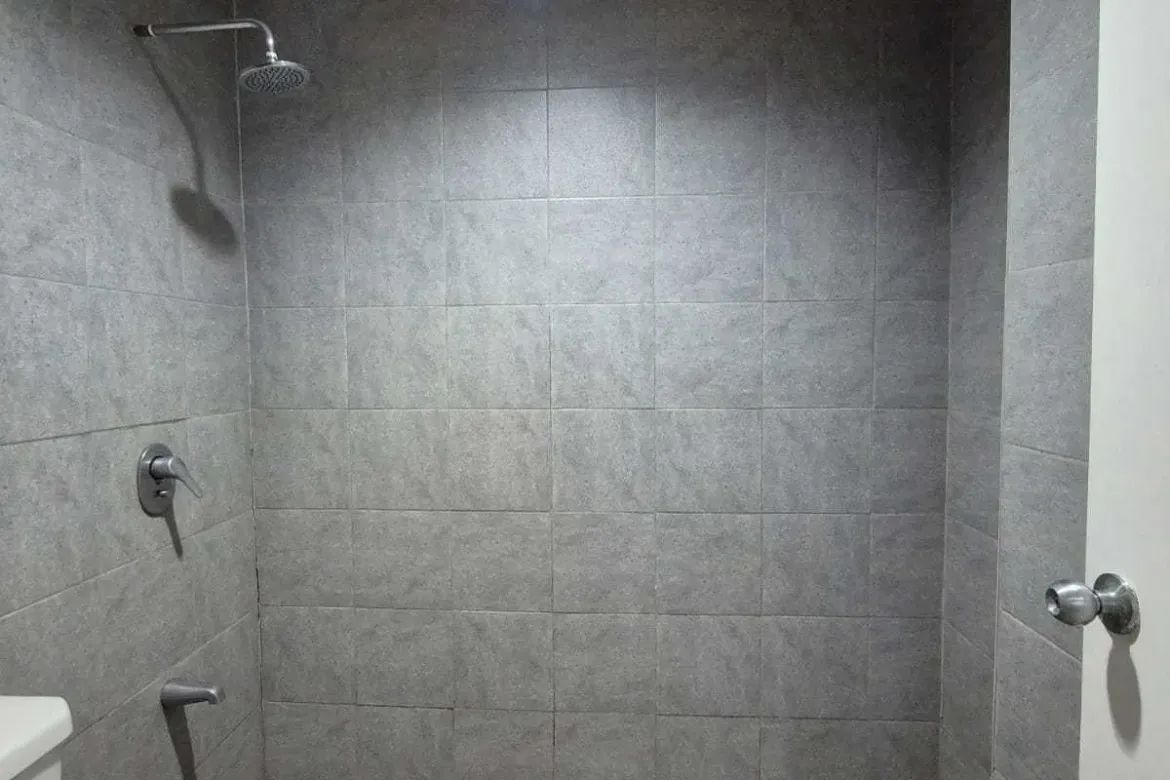 1 Bedroom Condo for Sale in Pio Del Pilar, Makati City – photo 5