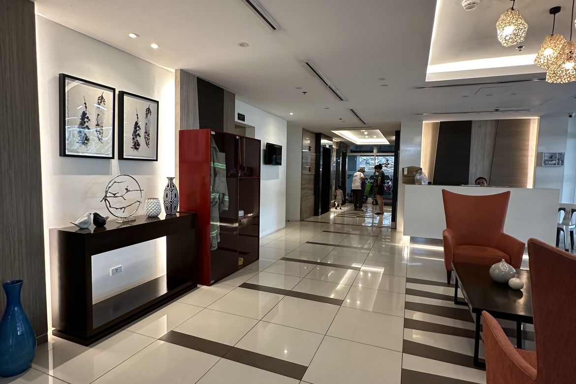 1 Bedroom Condo for Sale in Pioneer Woodlands, Barangka Ilaya, Mandaluyong, Metro Manila near MRT-3 Boni