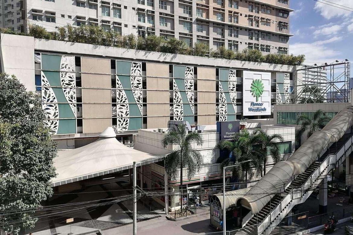 1 Bedroom Condo for Sale in Pioneer Woodlands, Barangka Ilaya, Mandaluyong, Metro Manila near MRT-3 Boni – photo 8