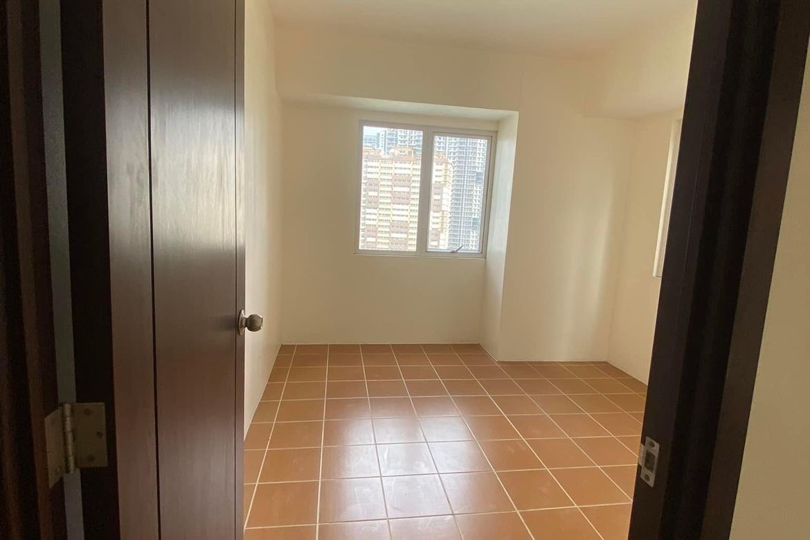 1 Bedroom Condo for Sale in Pioneer Woodlands, Barangka Ilaya, Mandaluyong, Metro Manila near MRT-3 Boni – photo 2