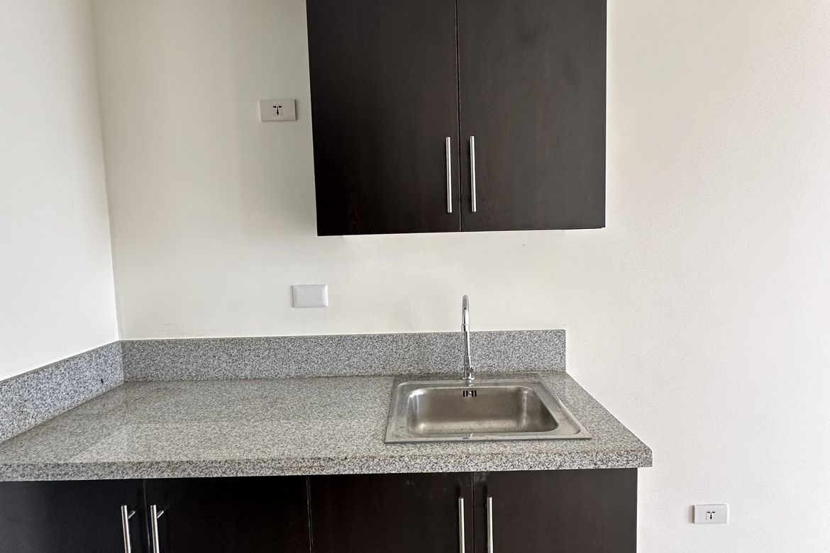 1 Bedroom Condo for Sale in Pioneer Woodlands, Barangka Ilaya, Mandaluyong, Metro Manila near MRT-3 Boni – photo 3