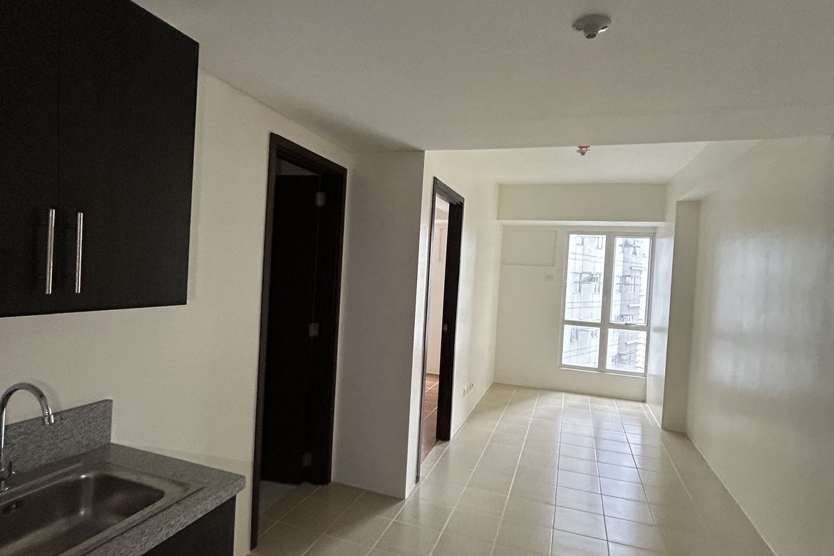 1 Bedroom Condo for Sale in Pioneer Woodlands, Barangka Ilaya, Mandaluyong, Metro Manila near MRT-3 Boni – photo 2