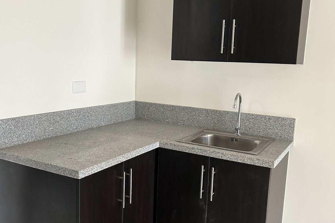 1 Bedroom Condo for Sale in Pioneer Woodlands, Barangka Ilaya, Mandaluyong, Metro Manila near MRT-3 Boni – photo 4