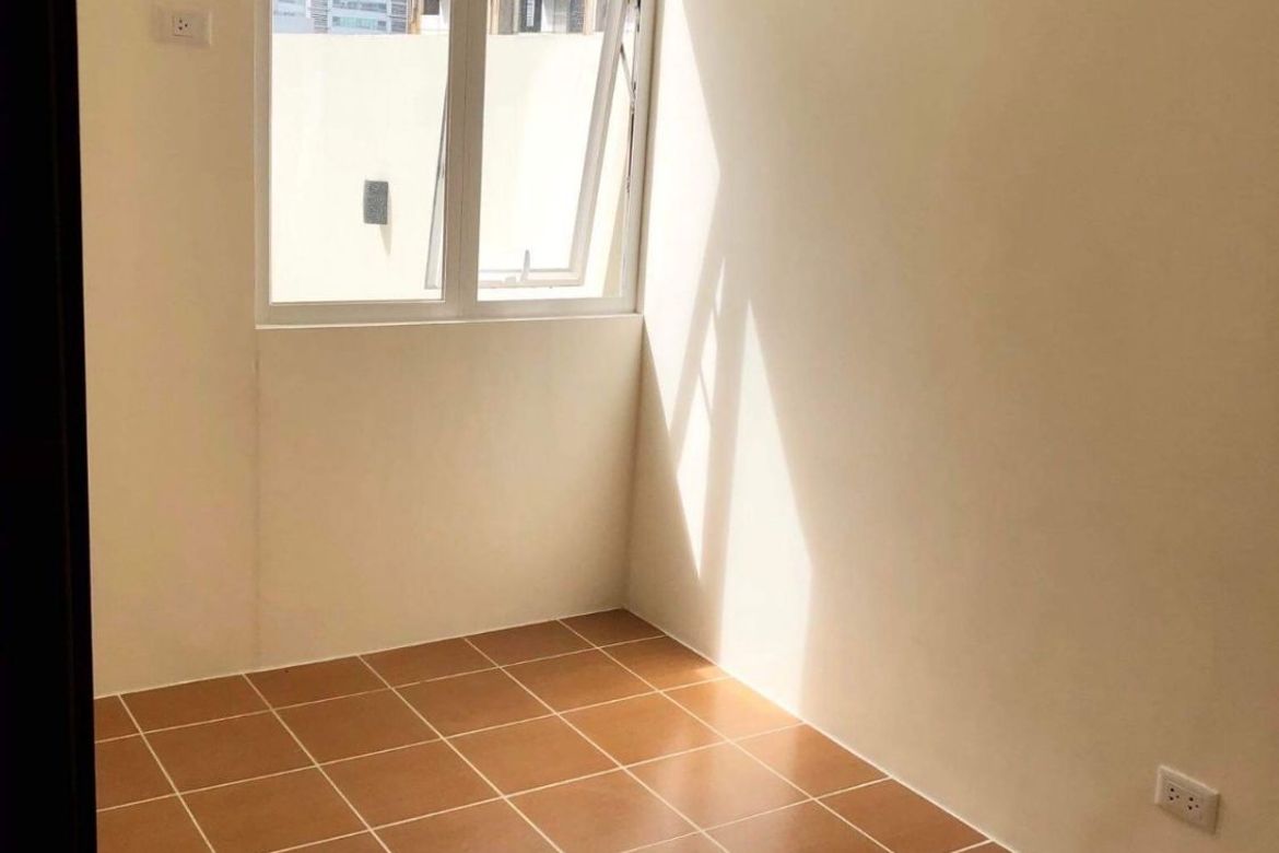 1 Bedroom Condo for Sale in Pioneer Woodlands, Barangka Ilaya, Mandaluyong, Metro Manila near MRT-3 Boni – photo 2