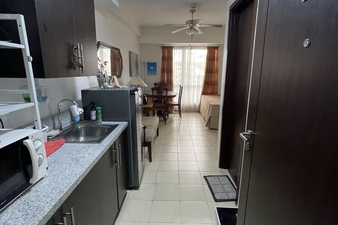 1 Bedroom Condo for Sale in Pioneer Woodlands, Barangka Ilaya, Mandaluyong, Metro Manila near MRT-3 Boni – photo 2