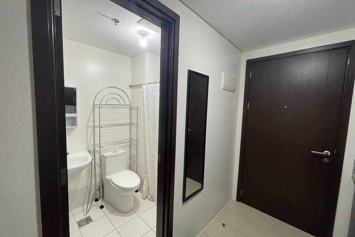 1 Bedroom Condo for Sale in Pioneer Woodlands, Barangka Ilaya, Mandaluyong, Metro Manila near MRT-3 Boni – photo 4