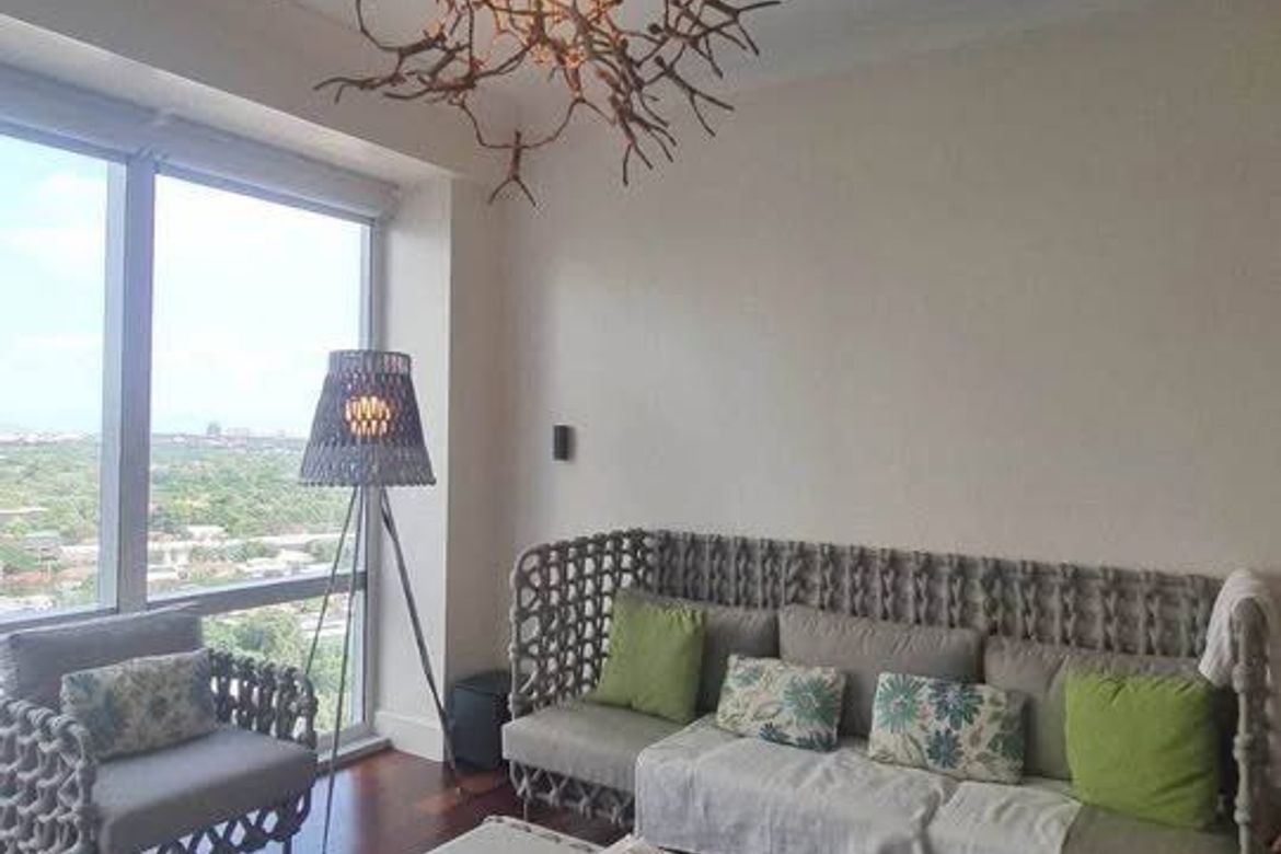 1 Bedroom Condo for Sale in San Lorenzo, Makati, Metro Manila near MRT-3 Ayala