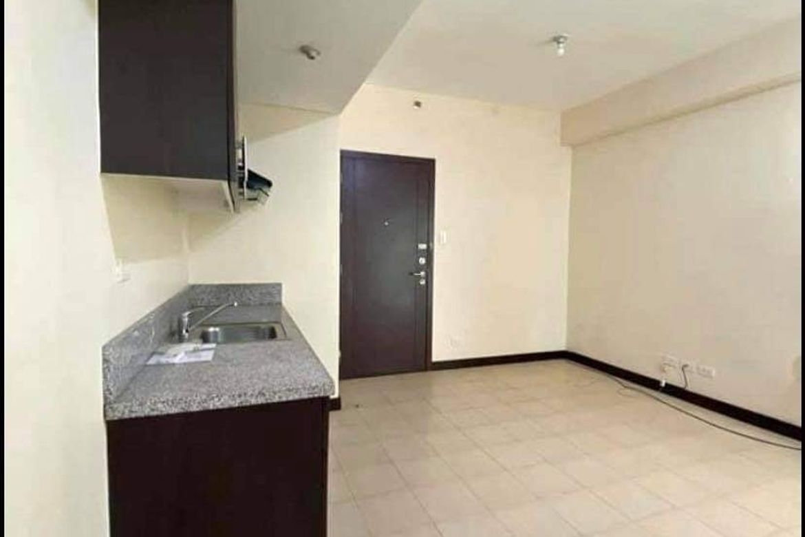 1 Bedroom Condo for Sale in San Lorenzo Place, Bangkal, Makati City near MRT-3 Magallanes – photo 6