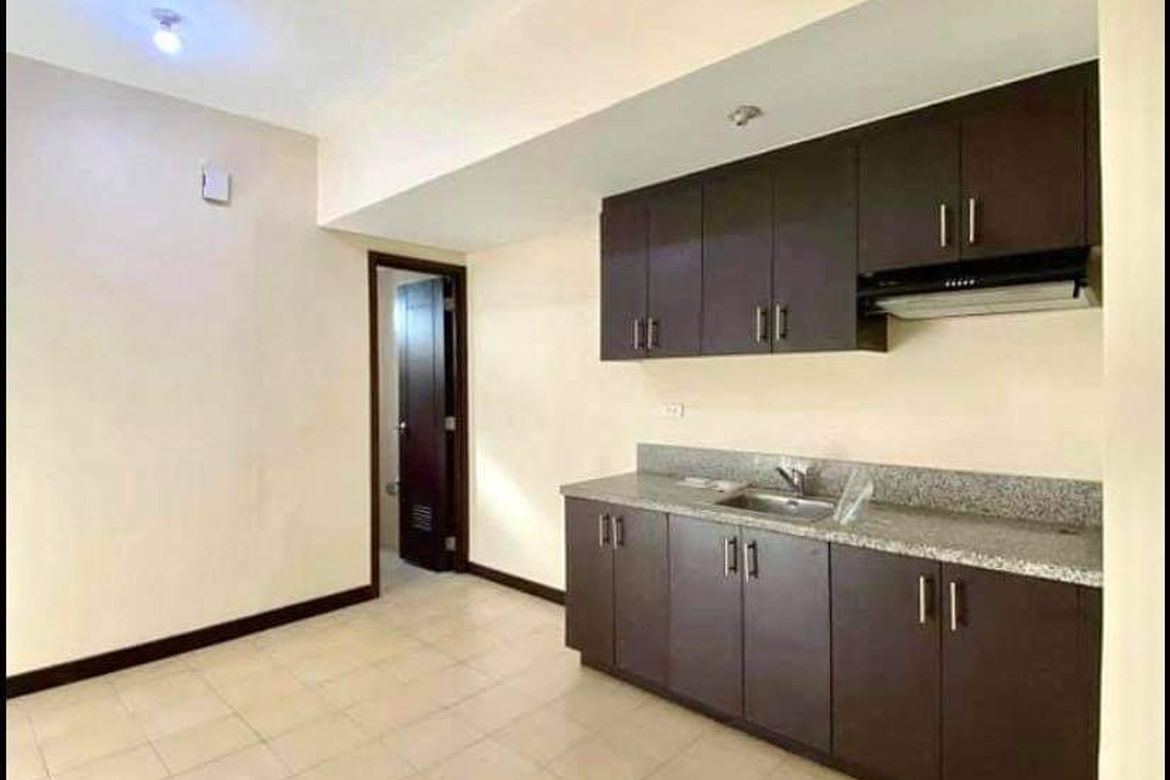 1 Bedroom Condo for Sale in San Lorenzo Place, Bangkal, Makati City near MRT-3 Magallanes – photo 7