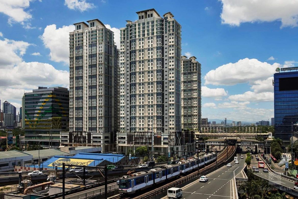 1 Bedroom Condo for Sale in San Lorenzo Place, Bangkal, Makati, Metro Manila near MRT-3 Magallanes – photo 2