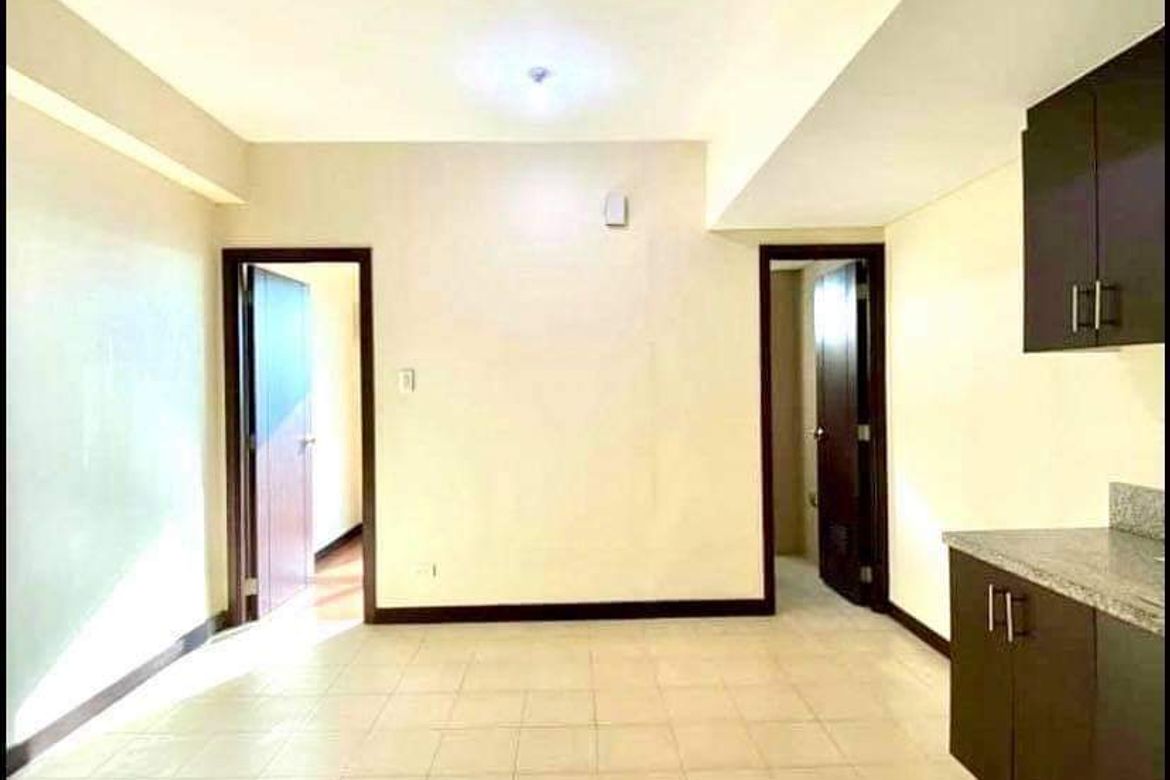 1 Bedroom Condo for Sale in San Lorenzo Place, Bangkal, Makati, Metro Manila near MRT-3 Magallanes – photo 4