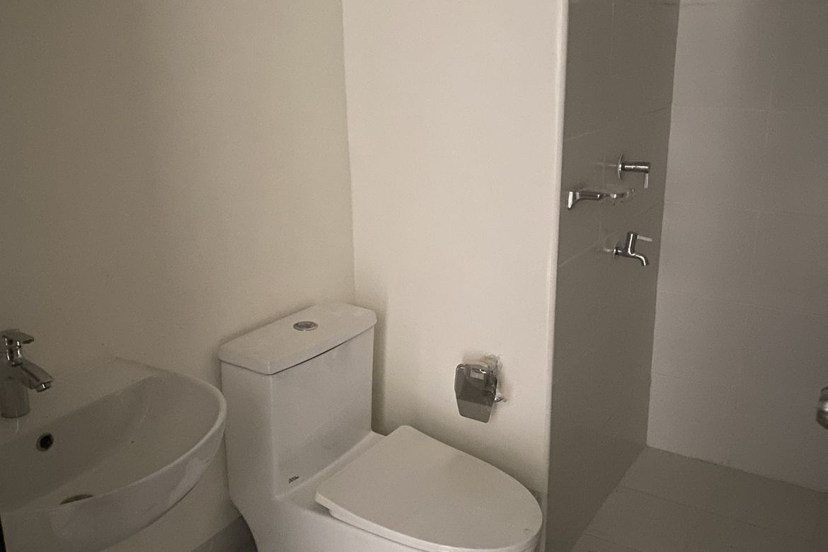 1 Bedroom Condo for Sale in San Lorenzo Place, Bangkal, Makati, Metro Manila near MRT-3 Magallanes – photo 8