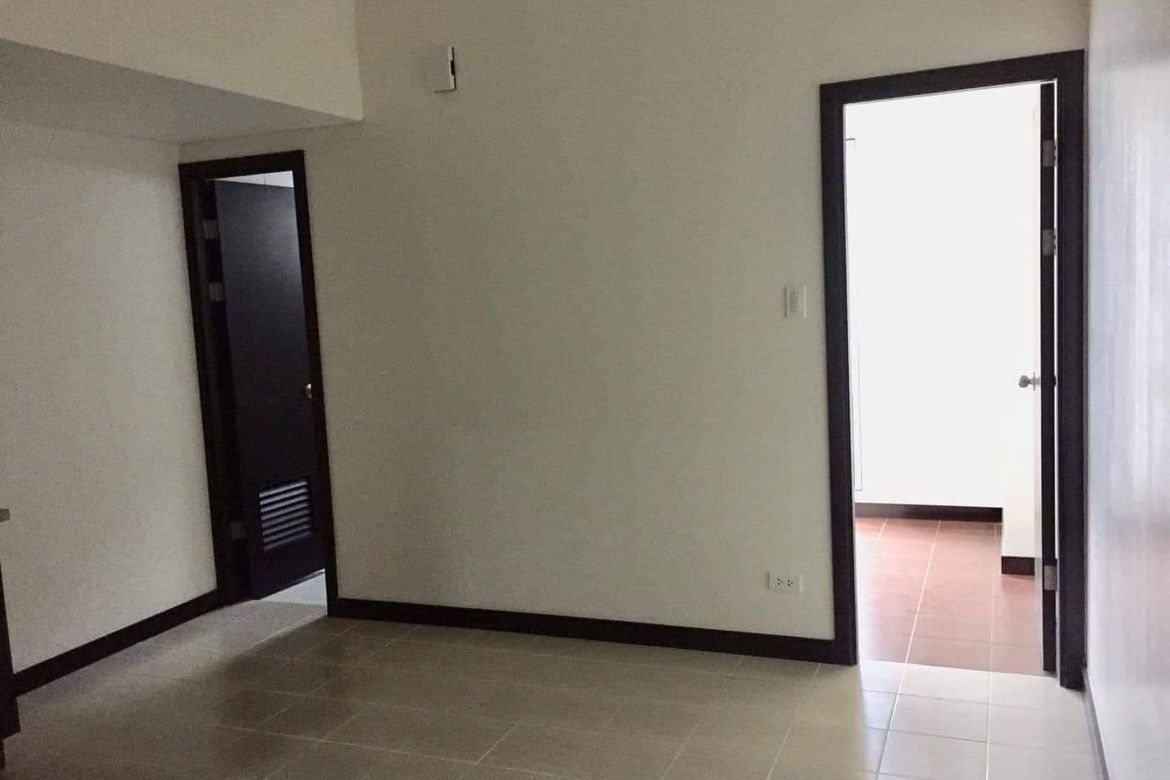 1 Bedroom Condo for Sale in San Lorenzo Place, Bangkal, Makati, Metro Manila near MRT-3 Magallanes – photo 6