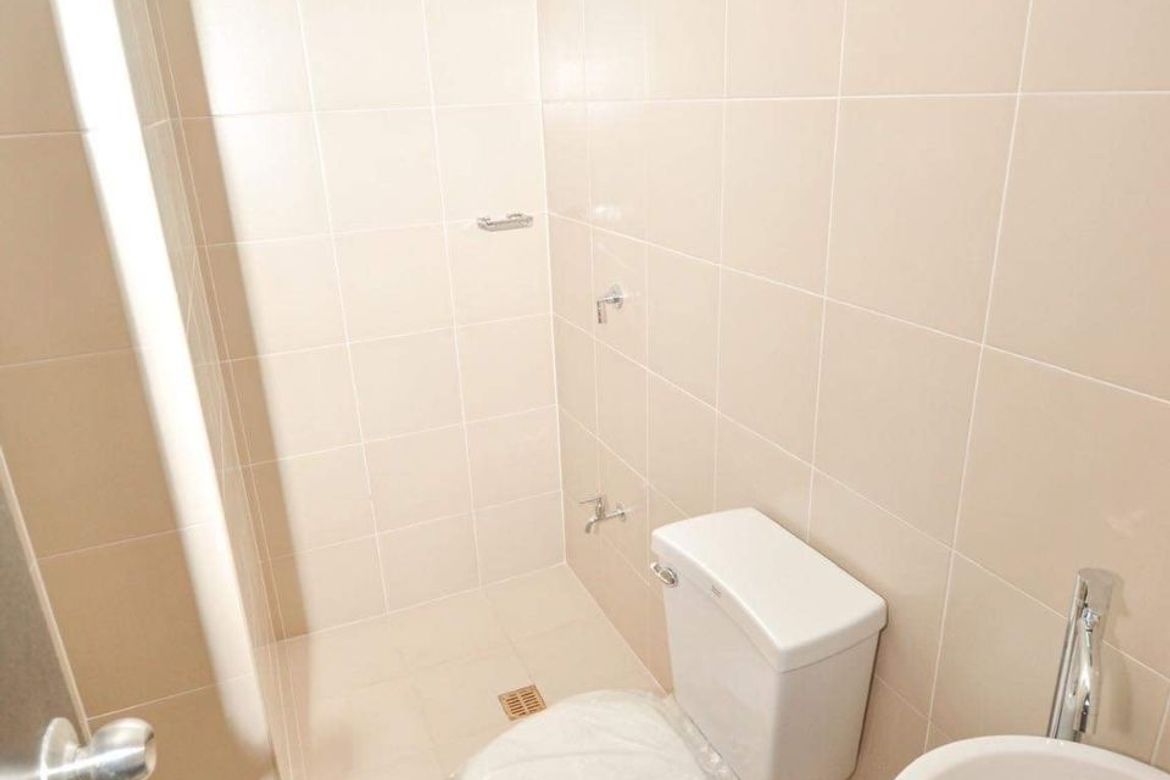 1 Bedroom Condo for Sale in San Lorenzo Place, Bangkal, Makati, Metro Manila near MRT-3 Magallanes – photo 3