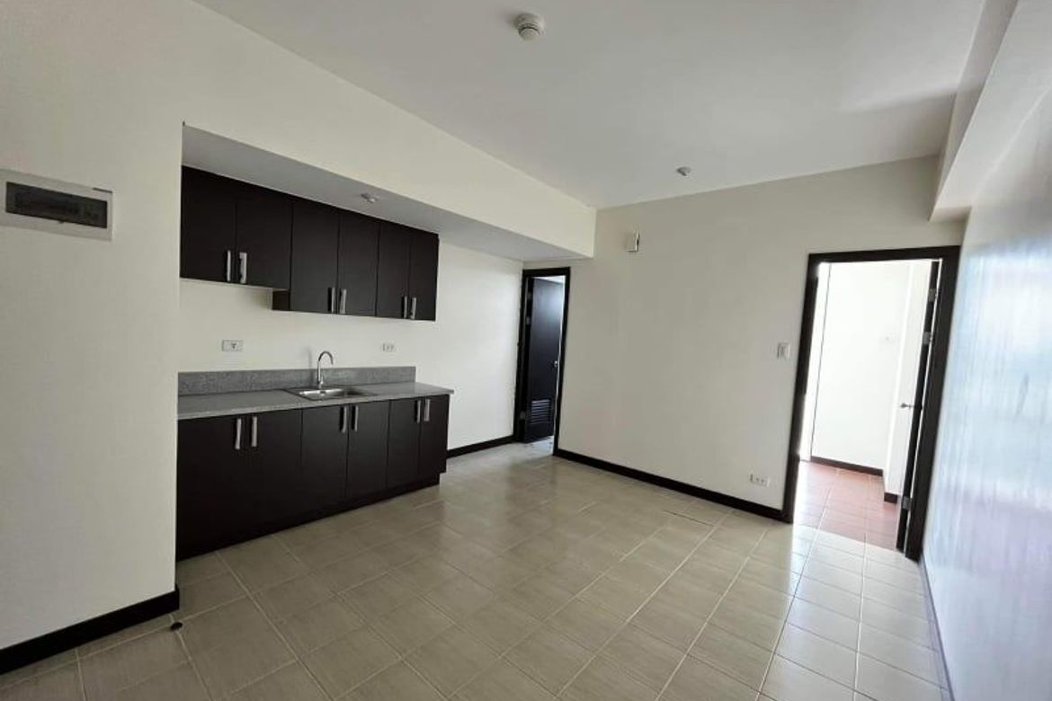 1 Bedroom Condo for Sale in San Lorenzo Place, Bangkal, Makati, Metro Manila near MRT-3 Magallanes – photo 7