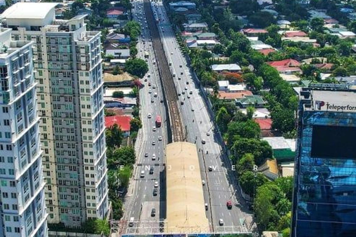 1 Bedroom Condo for Sale in San Lorenzo Place, Bangkal, Makati, Metro Manila near MRT-3 Magallanes – photo 2