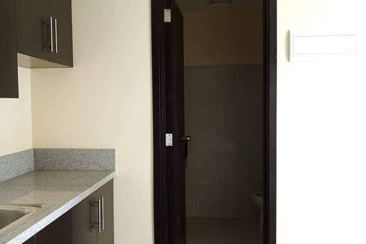 1 Bedroom Condo for Sale in San Lorenzo Place, Bangkal, Makati, Metro Manila near MRT-3 Magallanes – photo 5