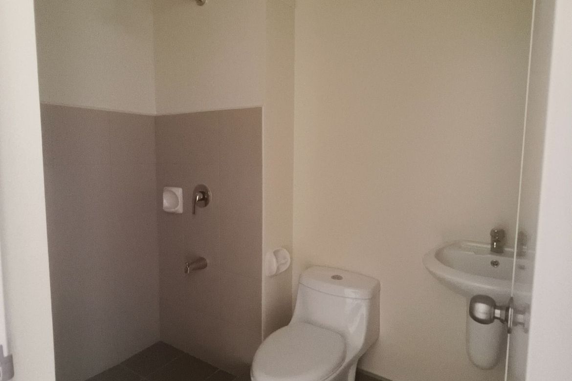 1 Bedroom Condo for Sale in Serin East Tagaytay, Silang Junction North, Tagaytay, Cavite – photo 4